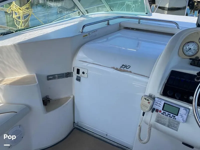 Slide: The Image of 2000 Larson 290 Cabrio for sale in Homosassa, FL - 20
