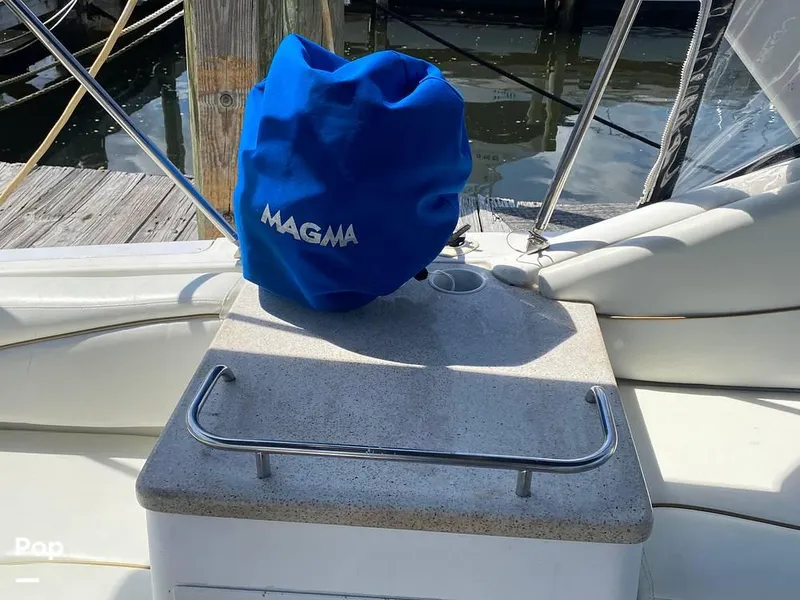 Slide: The Image of 2000 Larson 290 Cabrio for sale in Homosassa, FL - 30