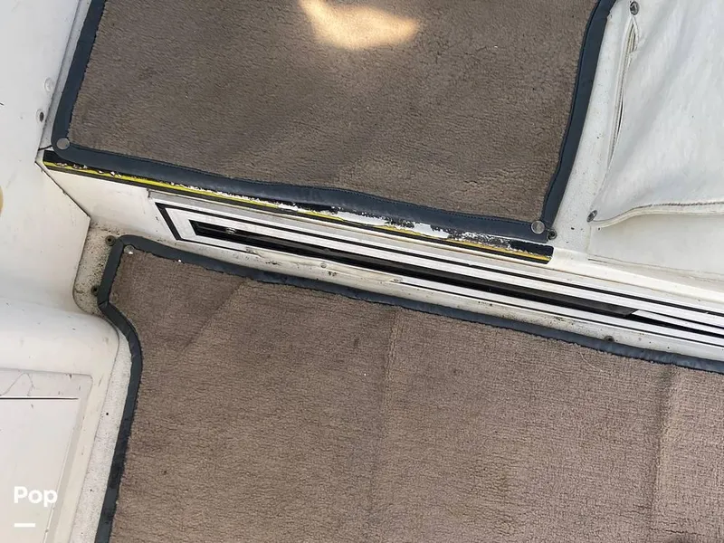 Slide: The Image of 2000 Larson 290 Cabrio for sale in Homosassa, FL - 31