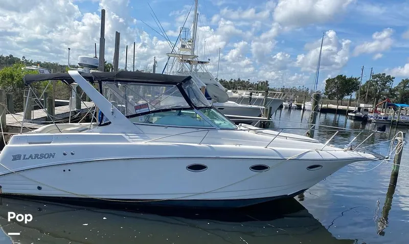 Slide: The Image of 2000 Larson 290 Cabrio for sale in Homosassa, FL - 4
