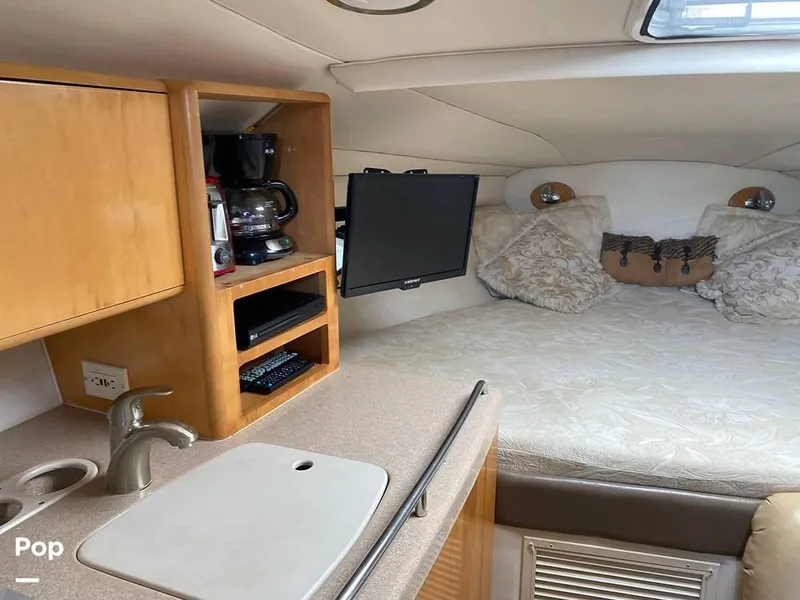 Slide: The Image of 2000 Larson 290 Cabrio for sale in Homosassa, FL - 43