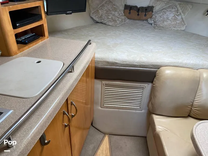 Slide: The Image of 2000 Larson 290 Cabrio for sale in Homosassa, FL - 44