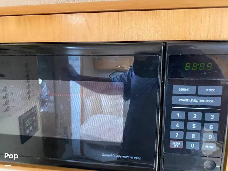 Slide: The Image of 2000 Larson 290 Cabrio for sale in Homosassa, FL - 53