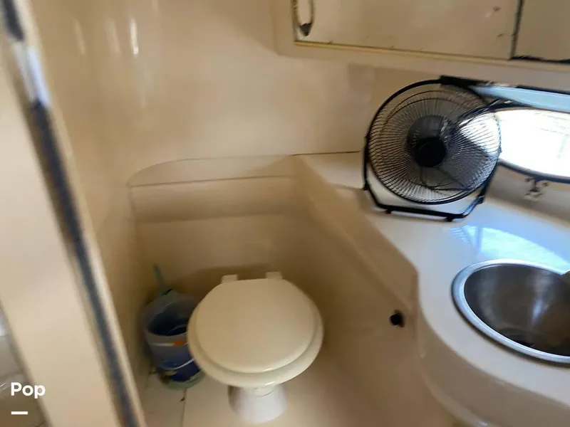 Slide: The Image of 2000 Larson 290 Cabrio for sale in Homosassa, FL - 57