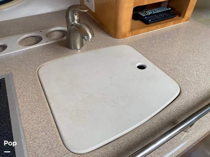 Slide: The Image of 2000 Larson 290 Cabrio for sale in Homosassa, FL - 59