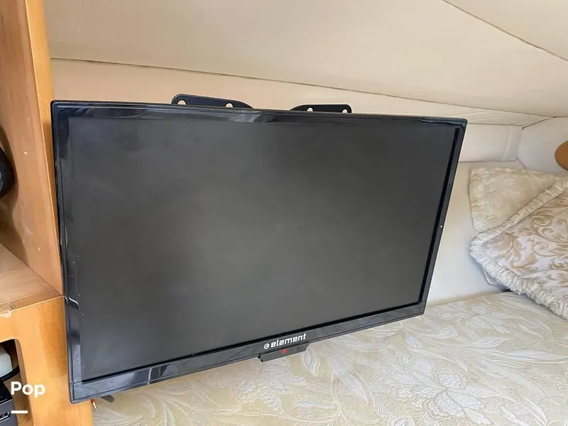 Slide: The Image of 2000 Larson 290 Cabrio for sale in Homosassa, FL - 60