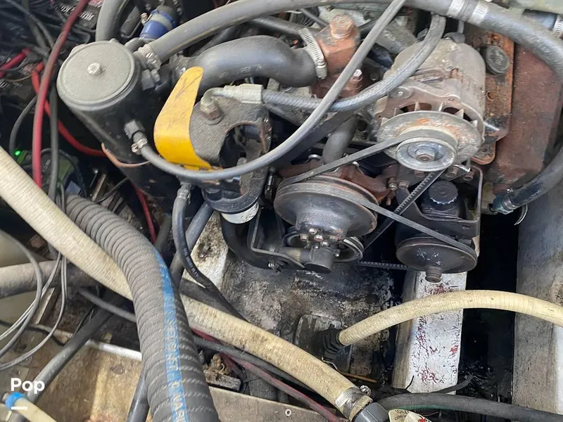 Slide: The Image of 2000 Larson 290 Cabrio for sale in Homosassa, FL - 65