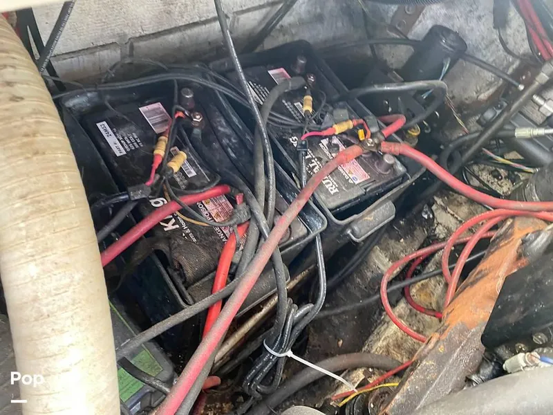 Slide: The Image of 2000 Larson 290 Cabrio for sale in Homosassa, FL - 71