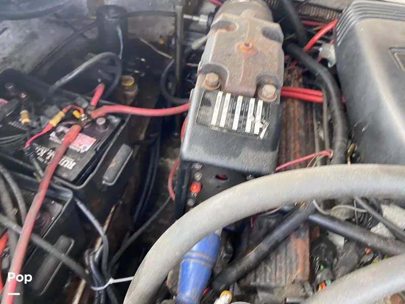 Slide: The Image of 2000 Larson 290 Cabrio for sale in Homosassa, FL - 74