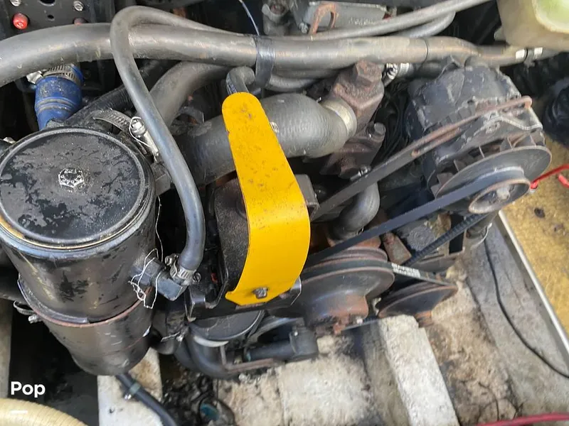 Slide: The Image of 2000 Larson 290 Cabrio for sale in Homosassa, FL - 77