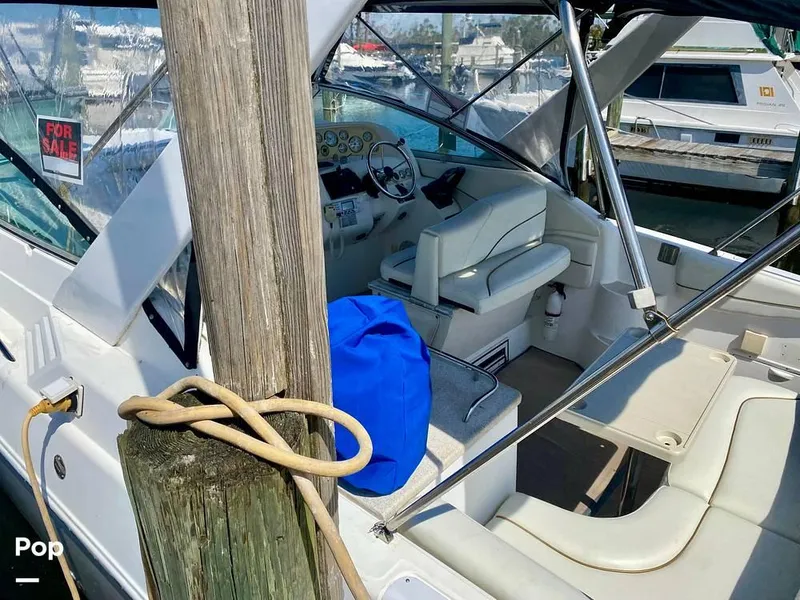 Slide: The Image of 2000 Larson 290 Cabrio for sale in Homosassa, FL - 9