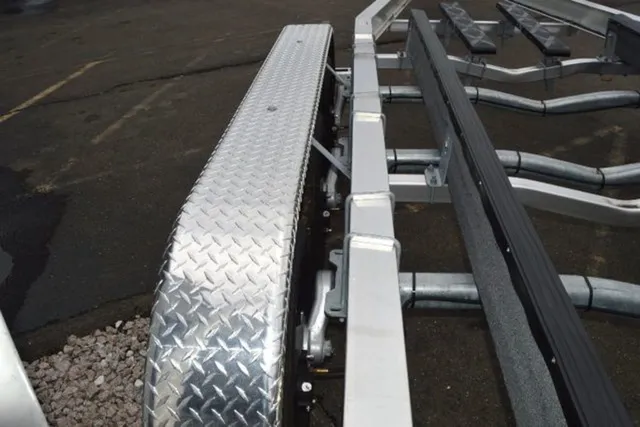 Slide: The Image of Venture Trailers Aluminum Triple Axle Commander Series COM-10800 2024 - 10