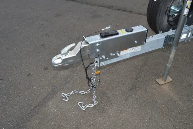 Slide: The Image of Venture Trailers Aluminum Triple Axle Commander Series COM-10800 2024 - 8