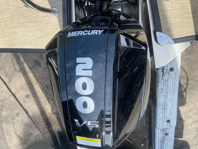 Slide: The Image of 2023 Barletta Cabrio C22U with Mercury 200 V6 outboard engine. - 9