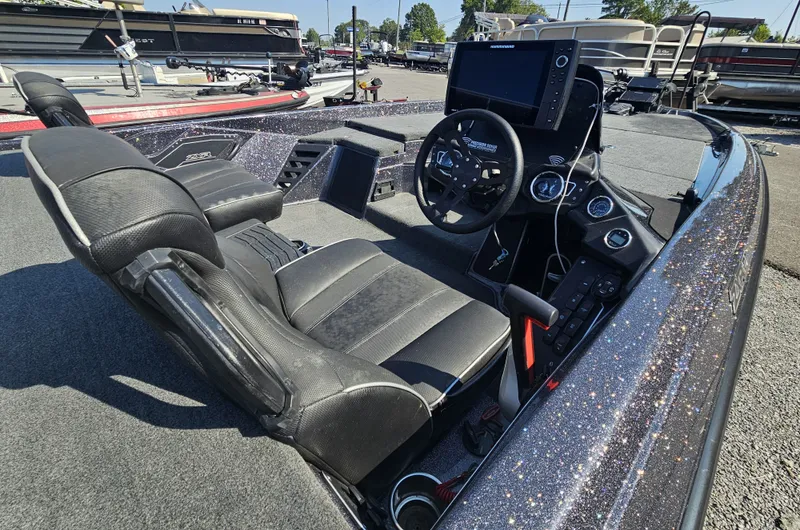 Slide: The Image of Skeeter ZXR21 2023 - 12