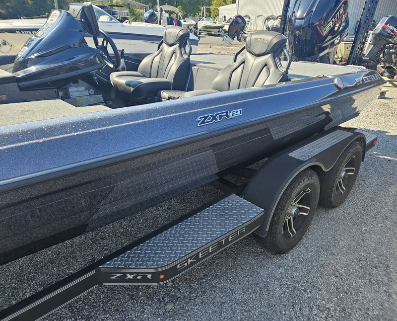 Slide: The Image of Skeeter ZXR21 2023 - 15