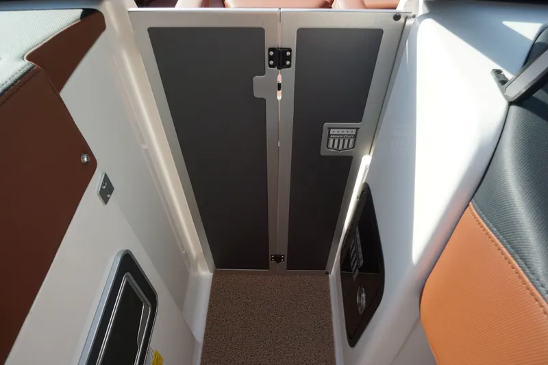 Slide: The Image of MasterCraft X24 2023 - 11