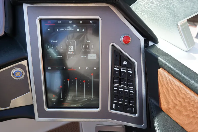 Slide: The Image of MasterCraft X24 2023 - 13