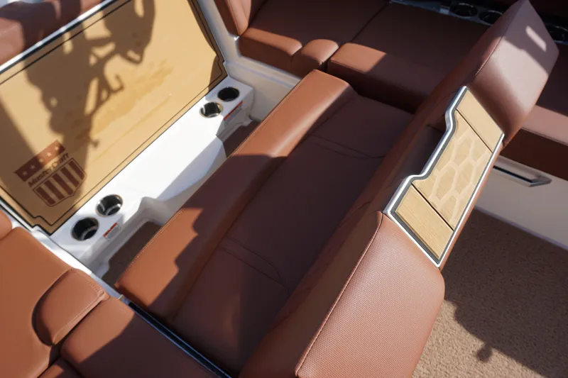 Slide: The Image of MasterCraft X24 2023 - 15