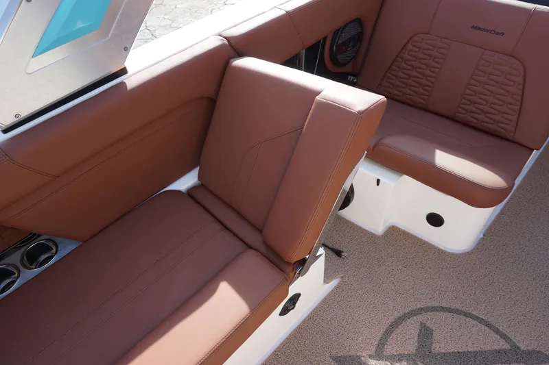 Slide: The Image of MasterCraft X24 2023 - 21