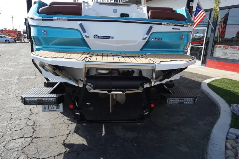 Slide: The Image of MasterCraft X24 2023 - 27