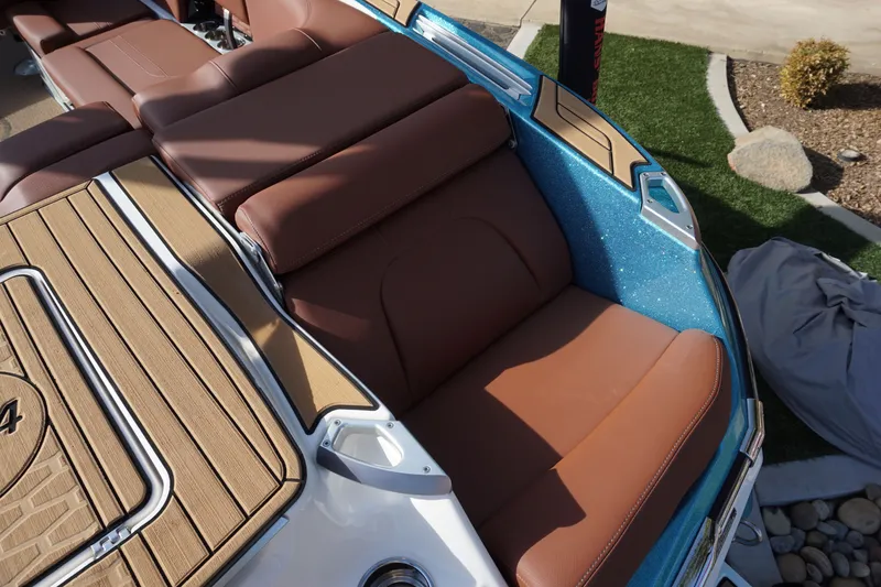 Slide: The Image of MasterCraft X24 2023 - 8