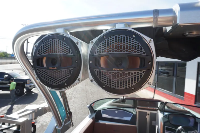 Slide: The Image of MasterCraft X24 2023 - 9