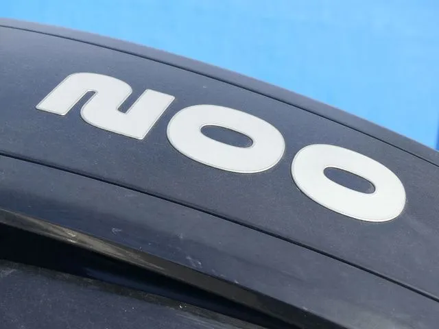 Slide: The Image of Crownline Boats E 235 XS 2021 - 10