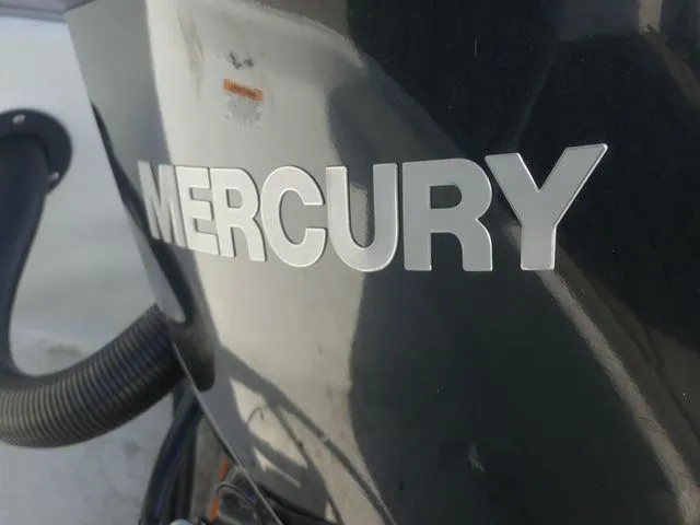 Slide: The Image of Crownline Boats E 235 XS 2021 - 11