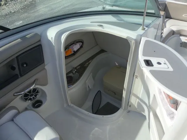 Slide: The Image of Crownline Boats E 235 XS 2021 - 16