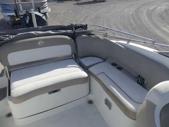 Slide: The Image of Crownline Boats E 235 XS 2021 - 22