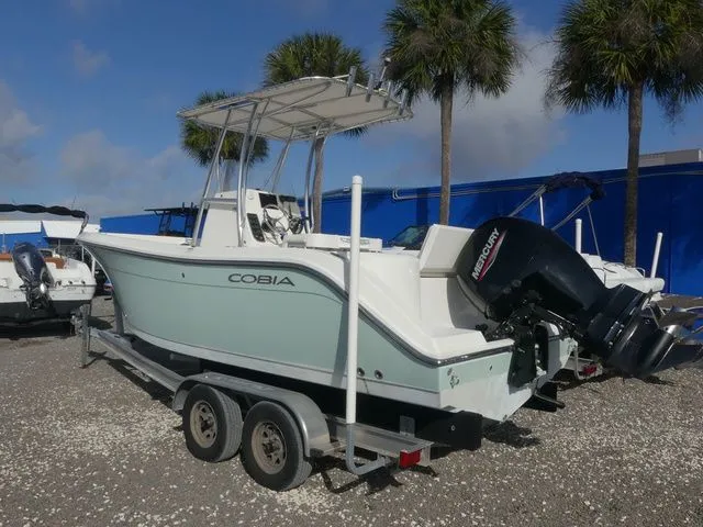 Slide: The Image of Cobia 220 Center Console 2021 - 6