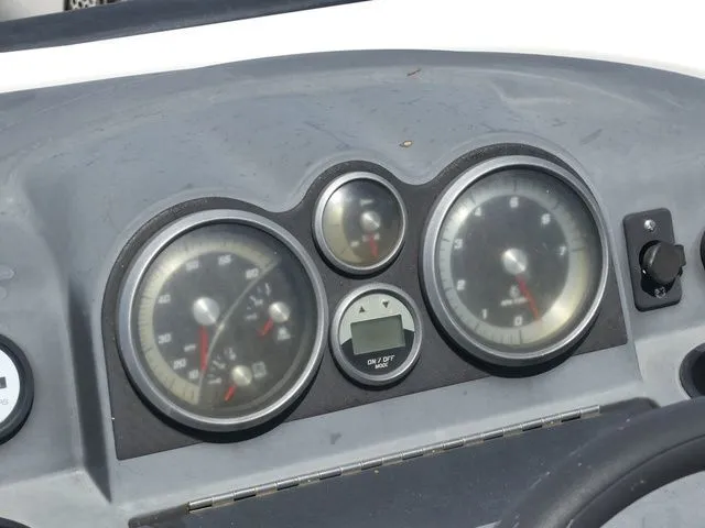 Slide: The Image of Bayliner 190 Deck Boat 2018 - 15