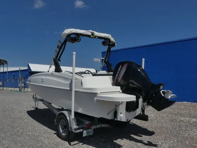 Slide: The Image of Bayliner 190 Deck Boat 2018 - 6