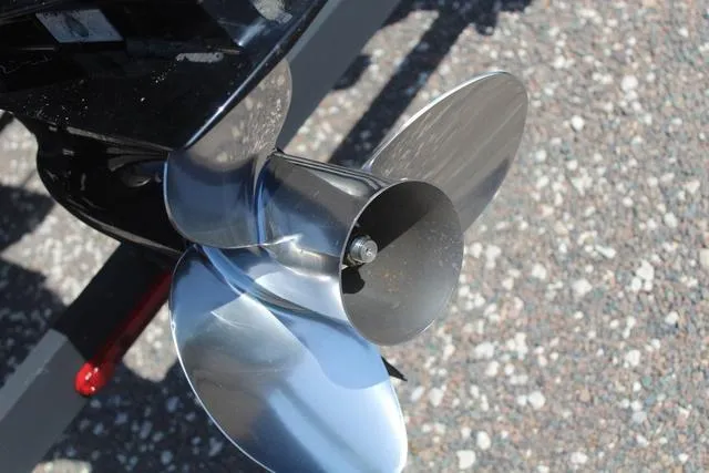 Slide: The Image of Sun Tracker Sportfish™ 20 DLX 2023 - 13