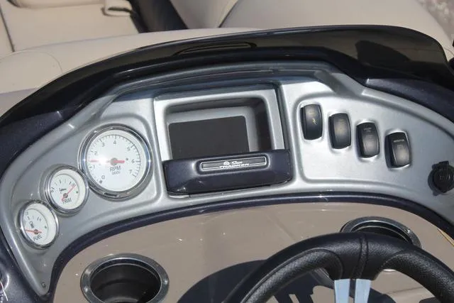 Slide: The Image of Sun Tracker Sportfish™ 20 DLX 2023 - 20