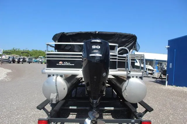 Slide: The Image of Sun Tracker Sportfish™ 20 DLX 2023 - 5