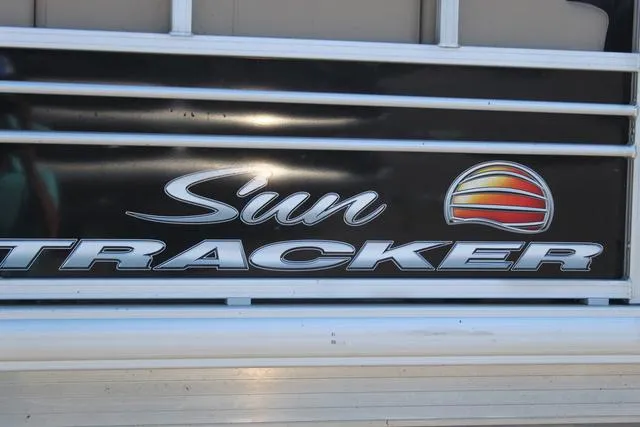 Slide: The Image of Sun Tracker Sportfish™ 20 DLX 2023 - 8
