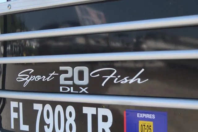 Slide: The Image of Sun Tracker Sportfish™ 20 DLX 2023 - 9