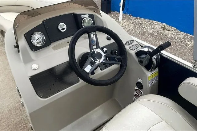 Slide: The Image of Cypress Cay SEABREEZE 232 CS 2020 - 13