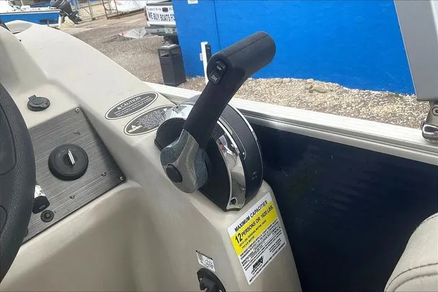 Slide: The Image of Cypress Cay SEABREEZE 232 CS 2020 - 15