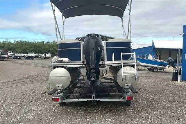 Slide: The Image of Cypress Cay SEABREEZE 232 CS 2020 - 34