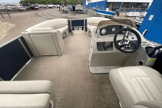 Slide: The Image of Cypress Cay SEABREEZE 232 CS 2020 - 38