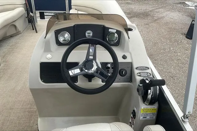 Slide: The Image of Cypress Cay SEABREEZE 232 CS 2020 - 42