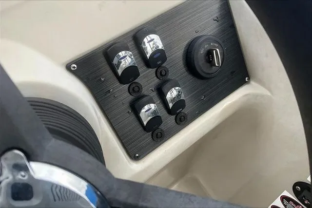 Slide: The Image of Cypress Cay SEABREEZE 232 CS 2020 - 44