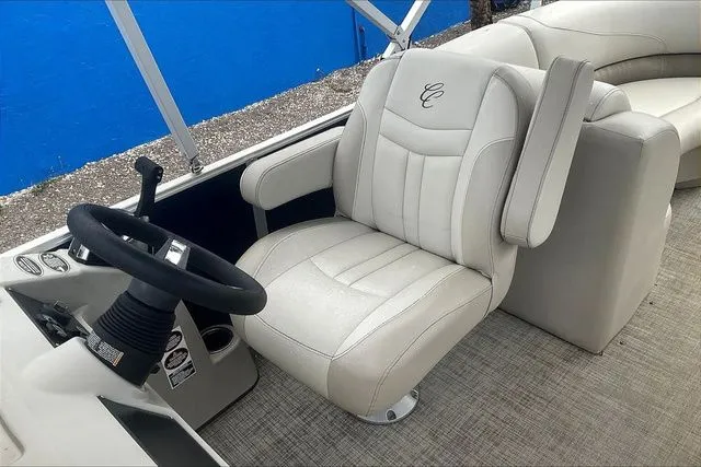 Slide: The Image of Cypress Cay SEABREEZE 232 CS 2020 - 46