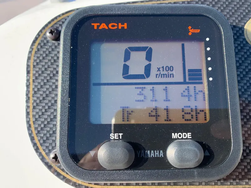 Slide: The Image of Digital tachometer display on a 2009 Grady-White Tournament 205 boat. - 20