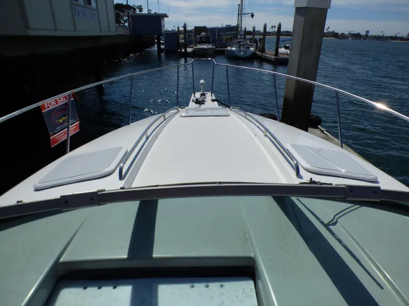 Slide: The Image of 2004 Formula 31 Performance Cruiser at dock, for sale. - 30