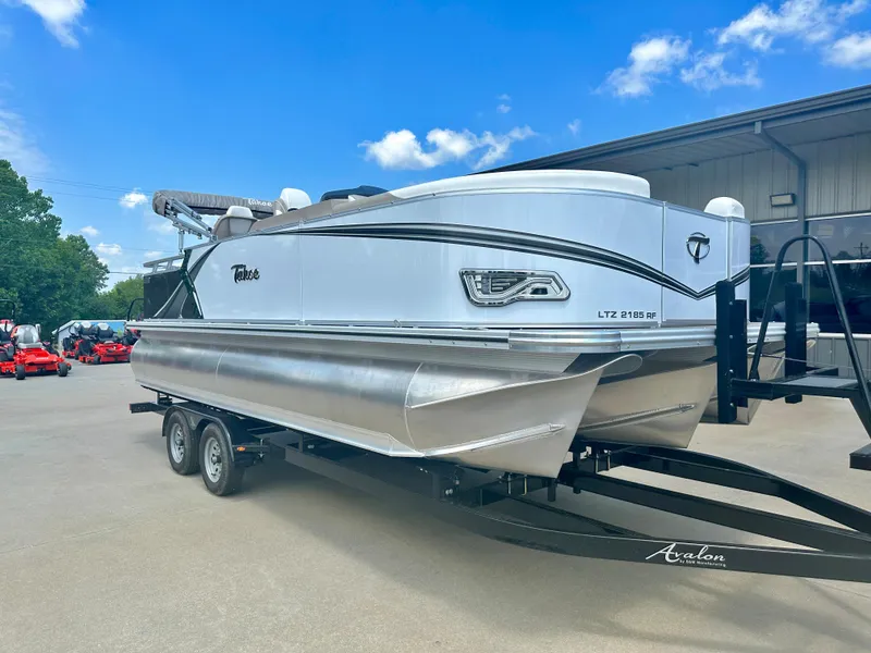 Slide: The Image of 2023 Tahoe Tritoon LTZ Rear Fish 21 FT - 3