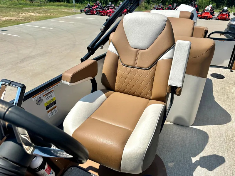 Slide: The Image of 2023 Tahoe Pontoon Cascade Cruise 25 FT Triple 27 WG captain's chair in tan and white. - 14